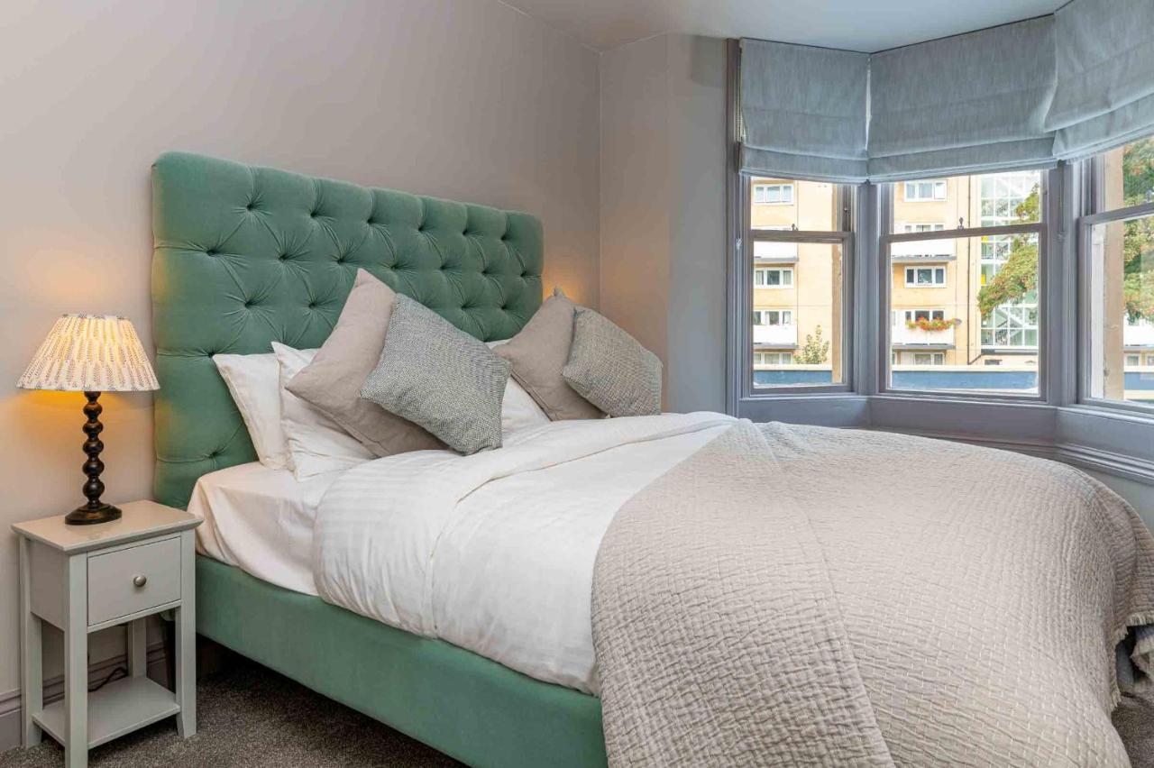 Beautiful Modern 1 Bedroom Apartment, City Centre Bath Zewnętrze zdjęcie