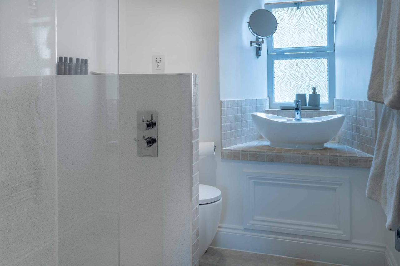 Beautiful Modern 1 Bedroom Apartment, City Centre Bath Zewnętrze zdjęcie